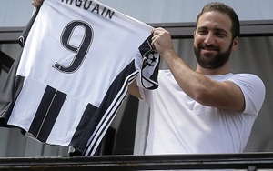 Gonzalo Higuain nói gì trong thời khắc gia nhập Juve?